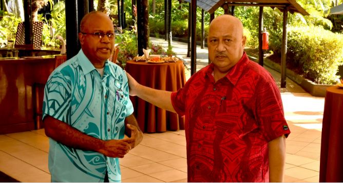 Direktur Jenderal MSG, Amena Yauvoli, dengan Menteri Pertahanan dan Keamanan Nasional Fiji, Ratu Inoke Kubuabola, Pertemuan Strategi Keamanan Regional, Regional Security Strategy (RSS), MSG ke-2 di Hotel Tanoa International di Nadi pagi kemarin (26/7/2018). - Fiji Times/ Baljeet Singh