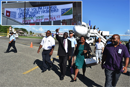 Pro West Papua Group Greet PM On Arrival from UNGA